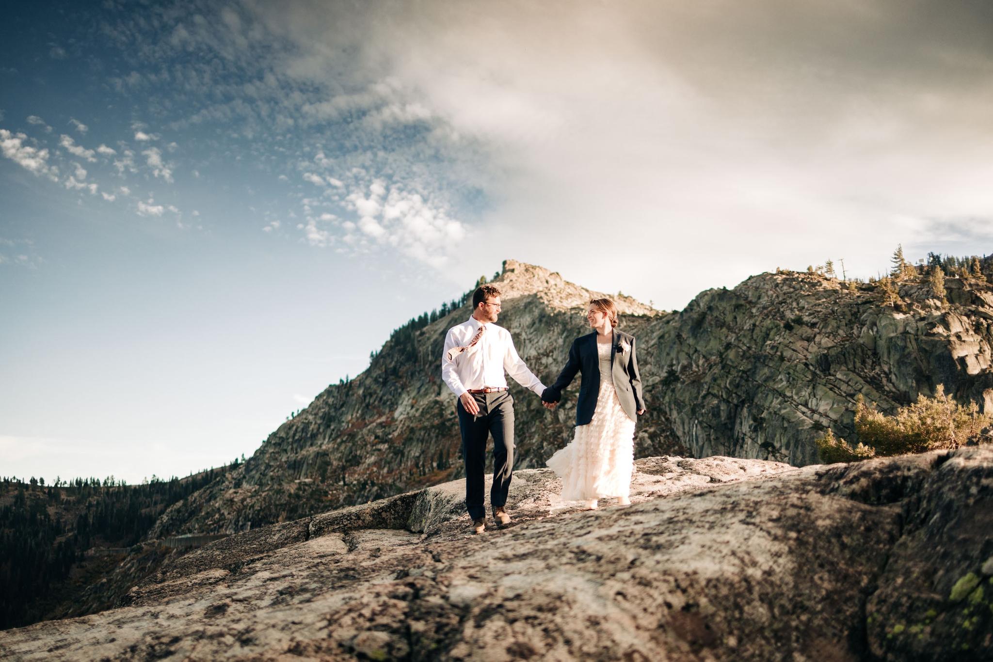 A Precious Moment: a Mini Wedding Atop a Mountain